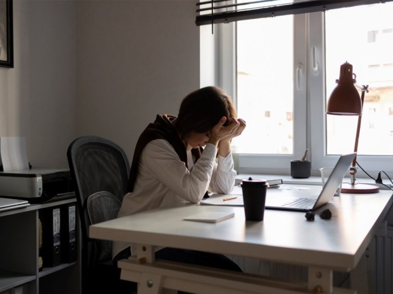 Ansiedade x trabalho: como lidar com a ansiedade na vida profissional?