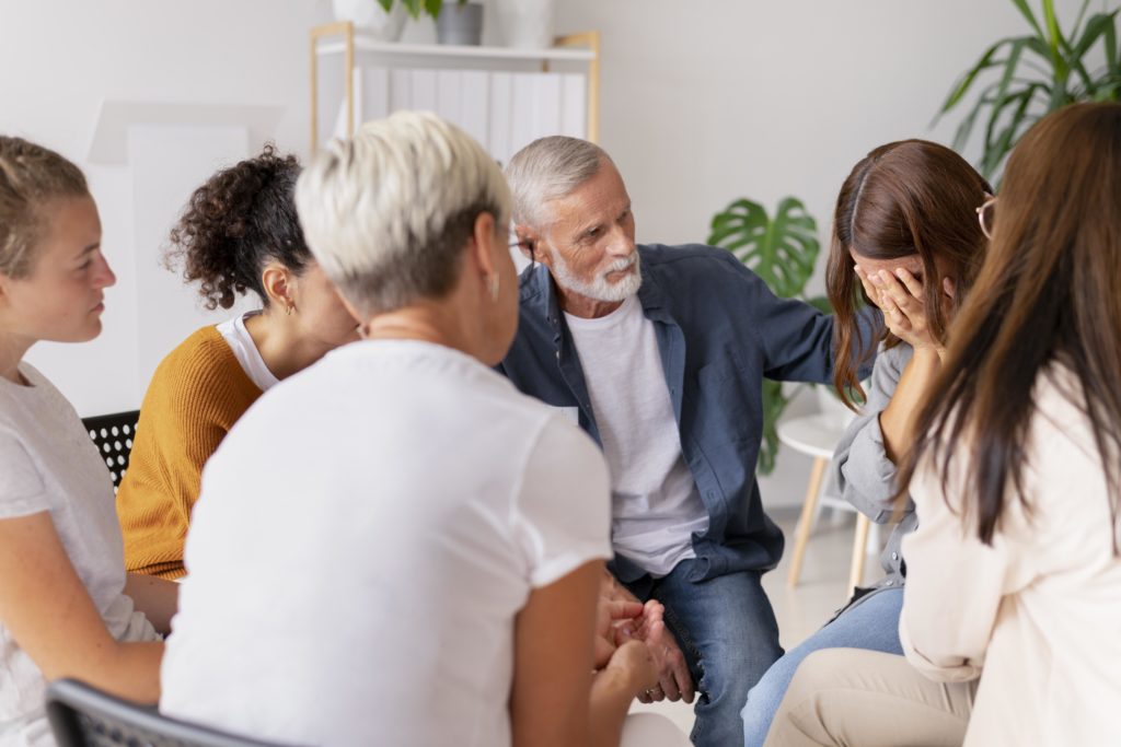 Grupos de apoio: o que são, como funcionam e benefícios de frequentar um!